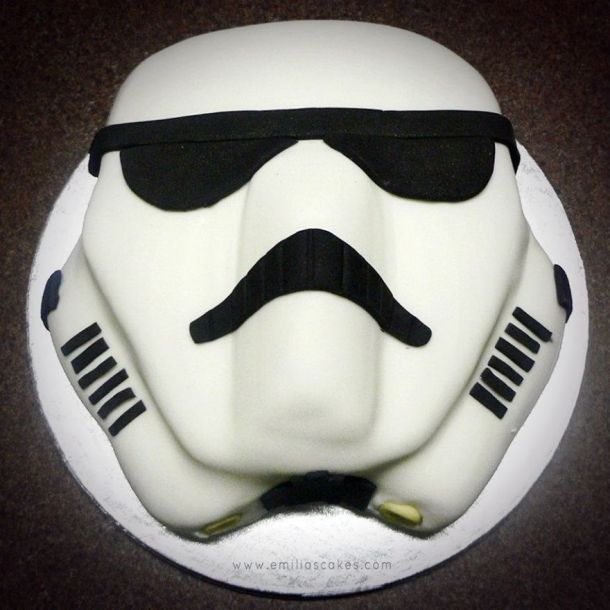 being-a-cake-sculptor-im-asked-to-make-everything-from-drunk-barbie-to-game-of-thrones-meets-5__880